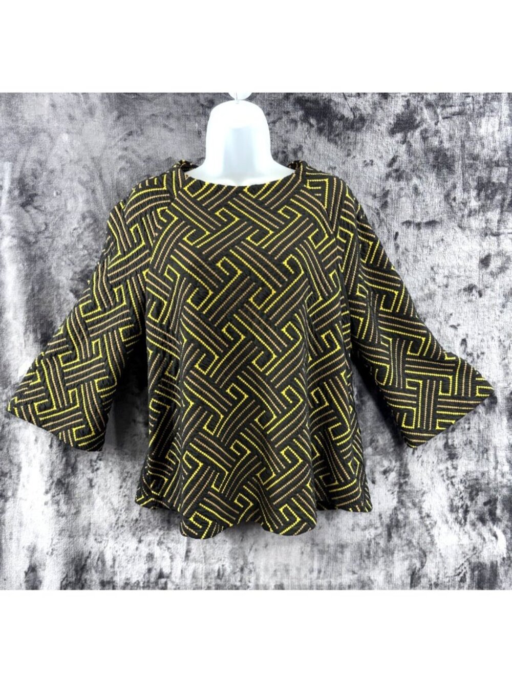 W5 Womens size L Textured Black Gold Geometric 3/4 Bell Sleeve Blouse Top